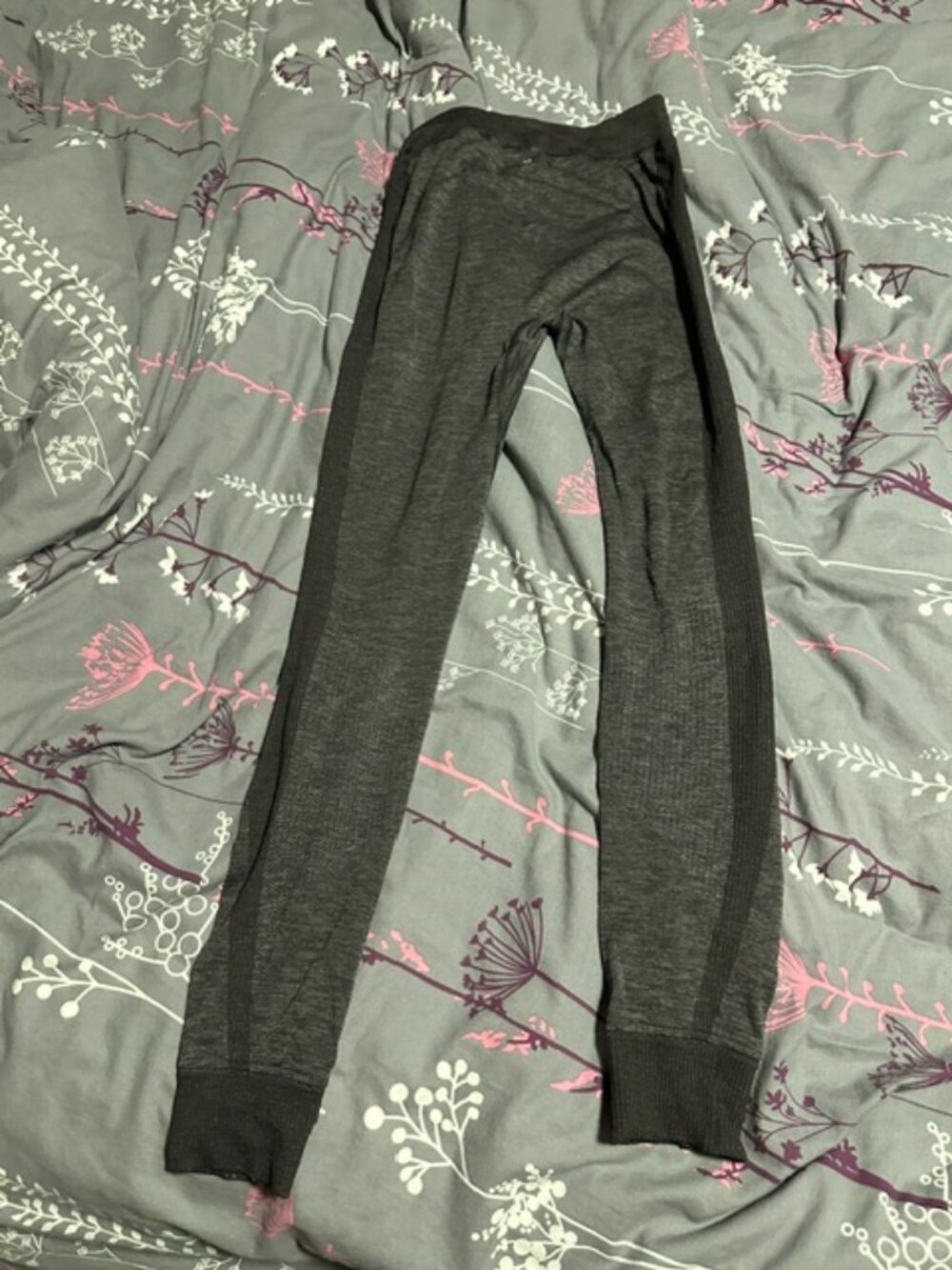 Lululemon size 6 merino wool leggings